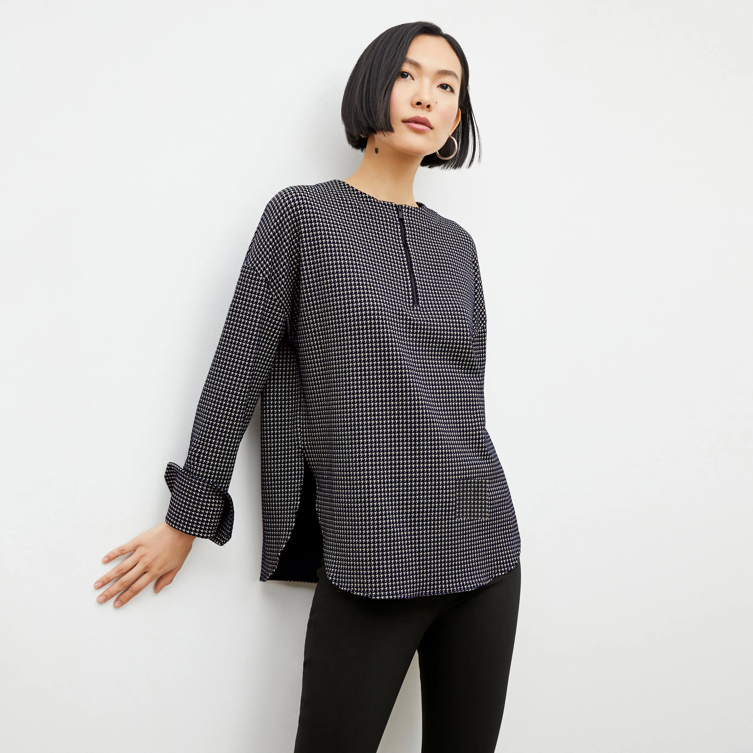 Tully Top - Stretch Houndstooth :: Black / White